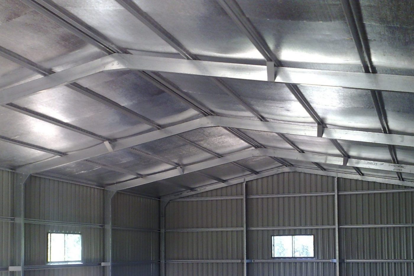 Shed insulated with sisalation paper